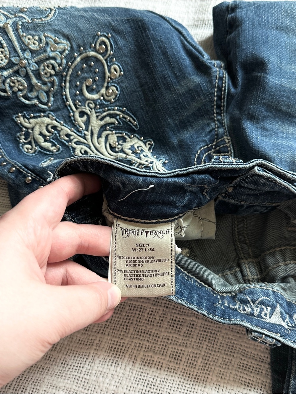 Trinity Ranch Embroidery Embossed Studded Low Rise Bootcut Jeans 🐃 Size 1 - Picture 8 of 8